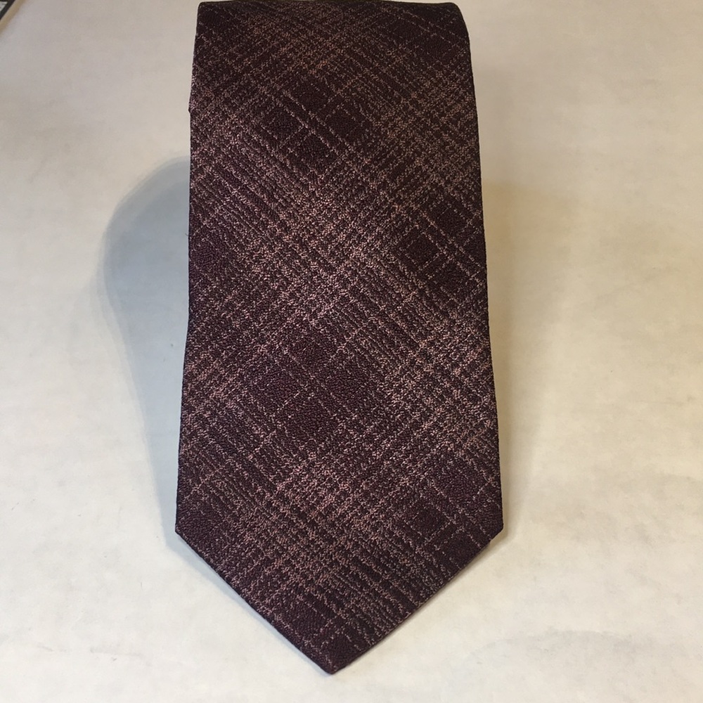 Blick - Maroon two tone plaid, silk modern tie. LIKE NEW